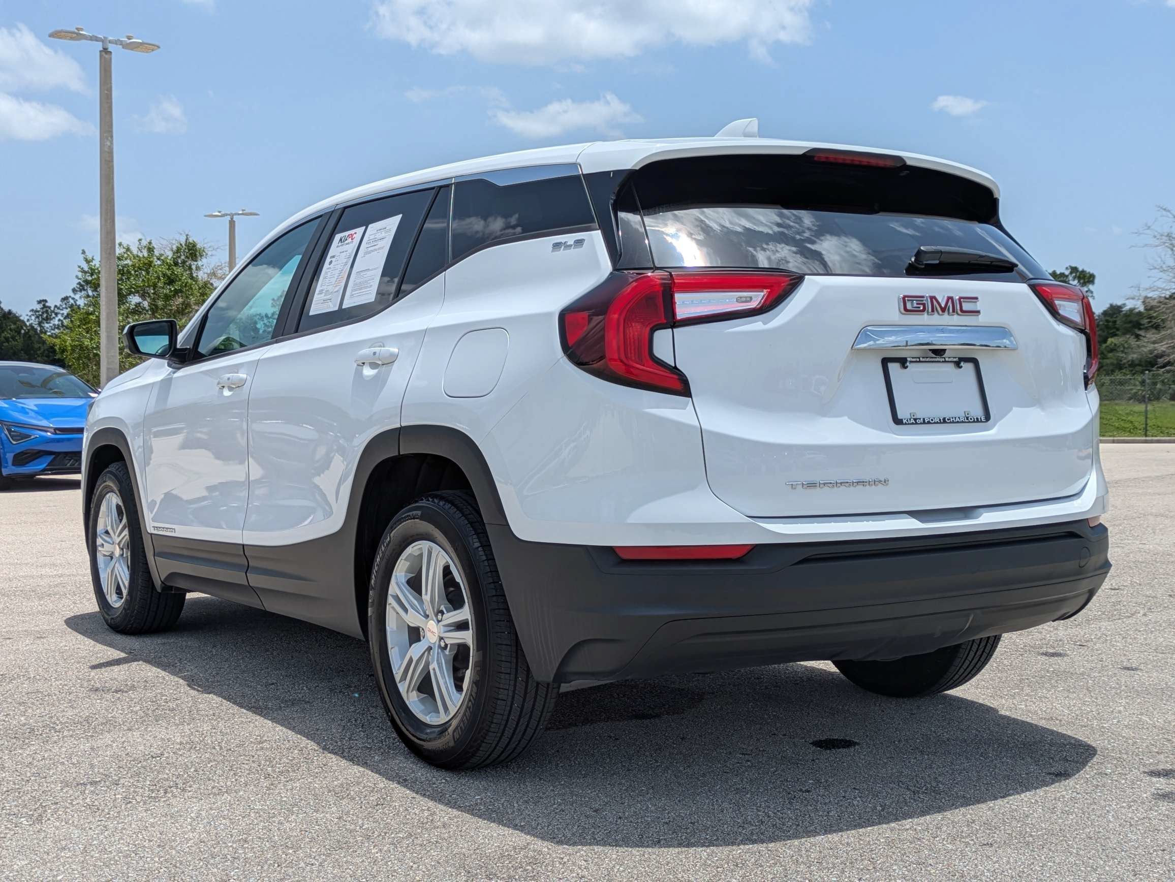 Used 2024 Summit White GMC SLE image 7