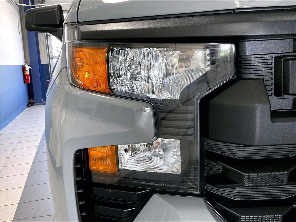 Used 2024 Gray Chevrolet Custom image 33