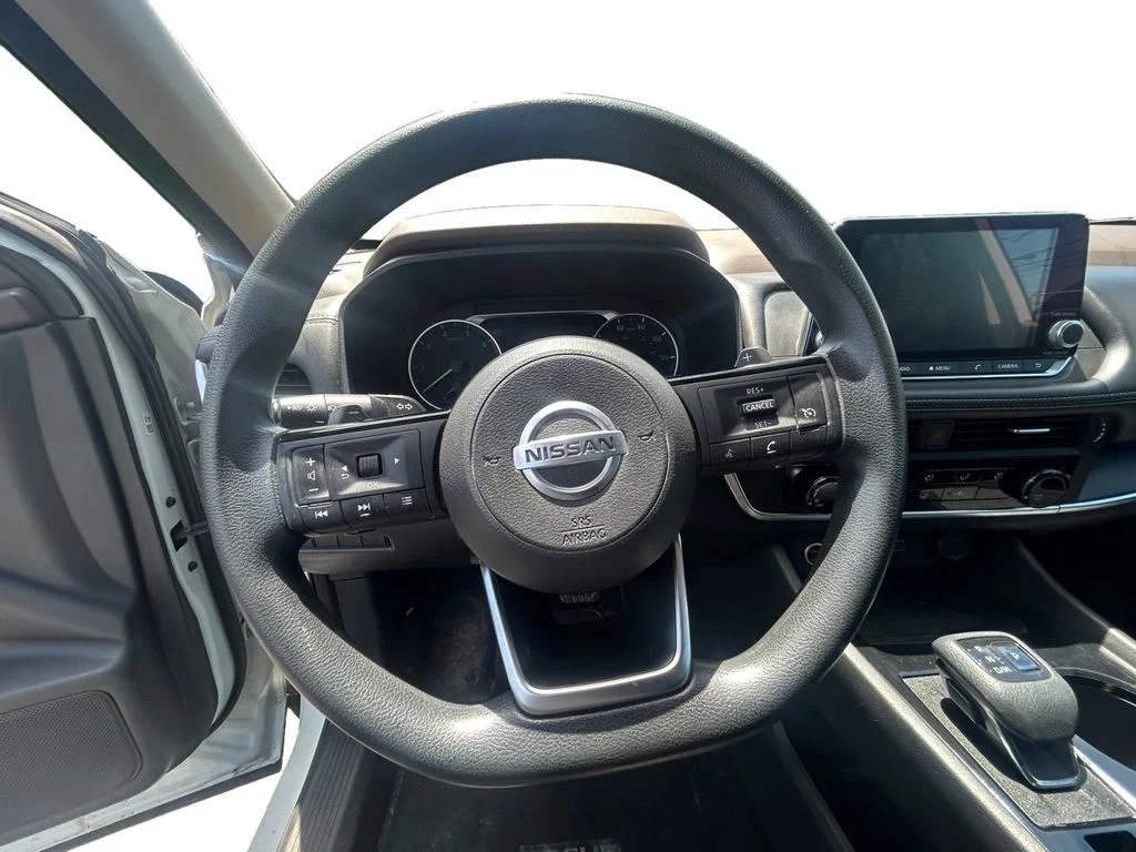 Used 2021 Glacier White Nissan S image 13