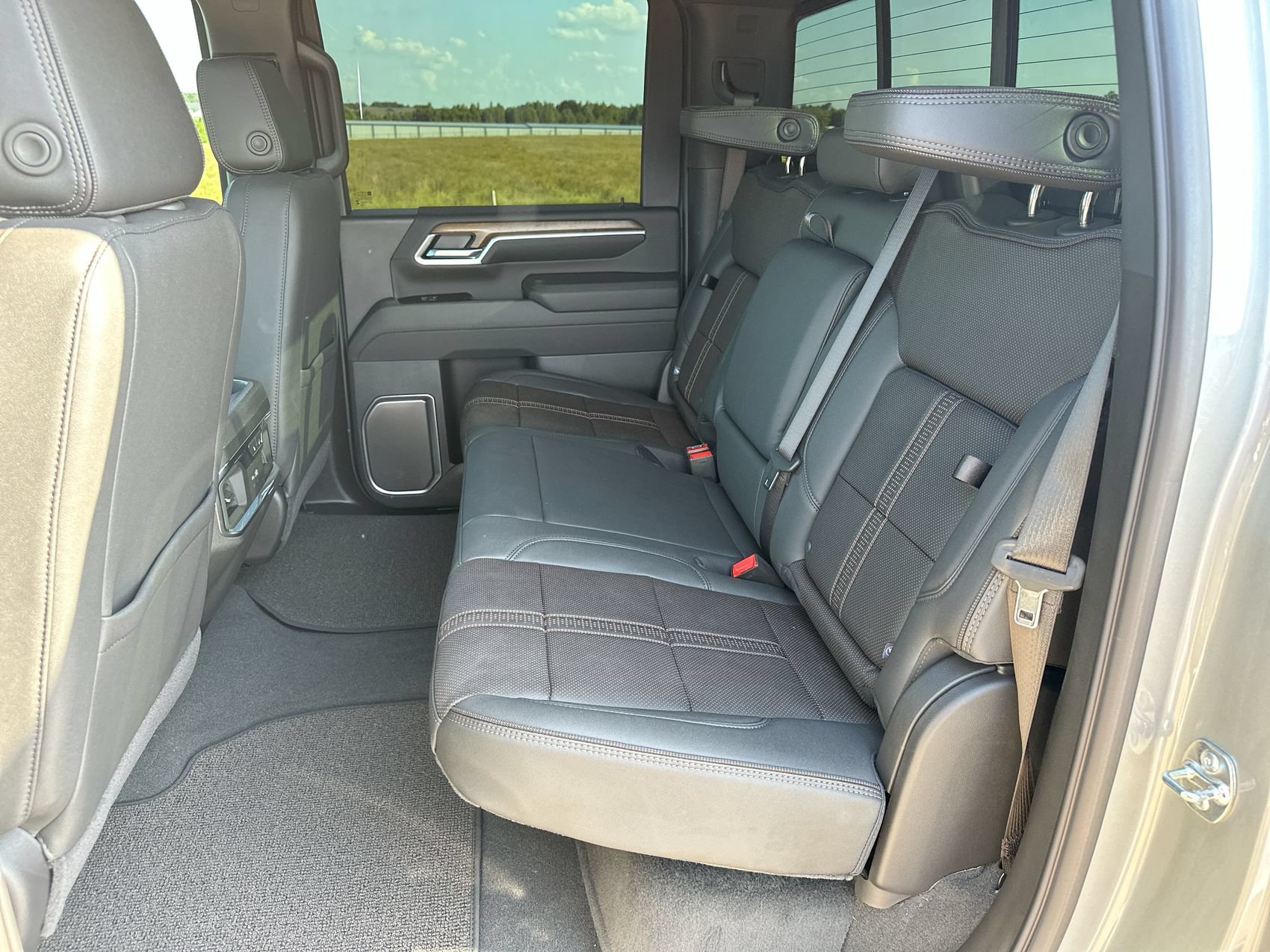 New 2026 Sterling Gray Metallic Chevrolet High Country image 21