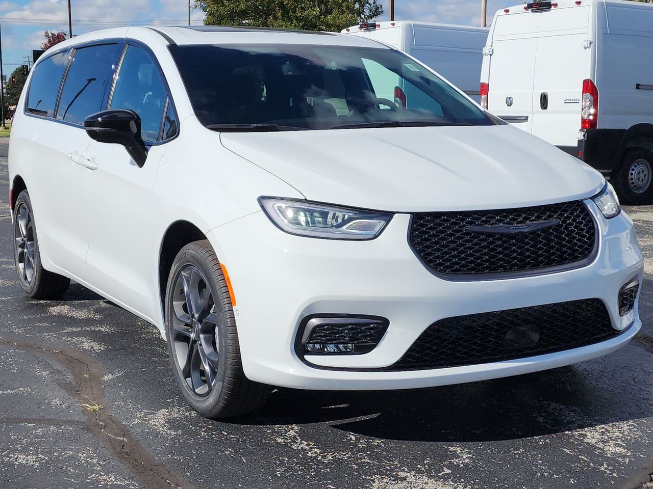 2026 Chrysler Pacifica Select