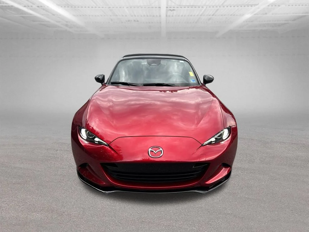 Used 2025 Red Mazda Club image 9