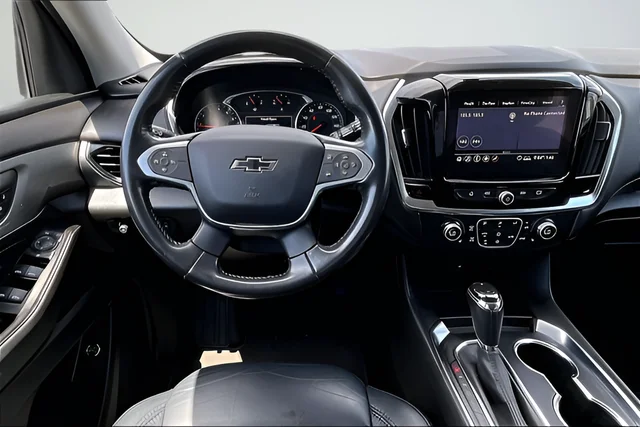 Used 2020 Silver Ice Metallic Chevrolet LT image 8
