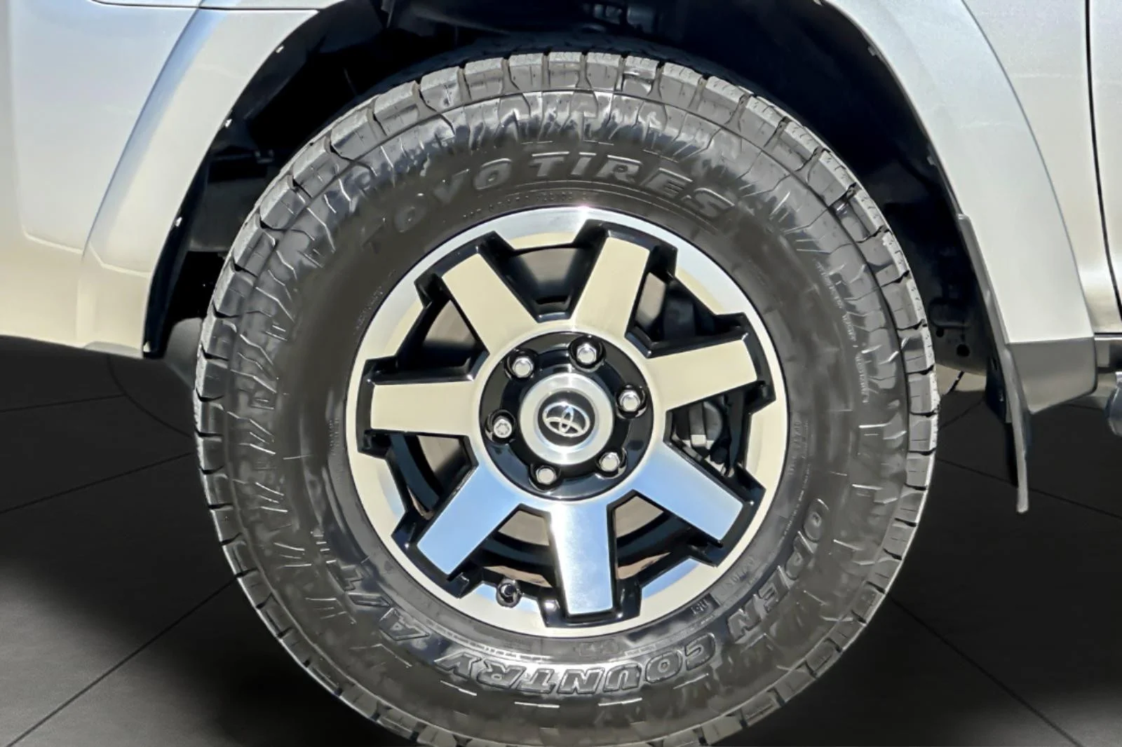 Used 2018 CLASSIC SILVER Toyota TRD Off Road Premium image 24