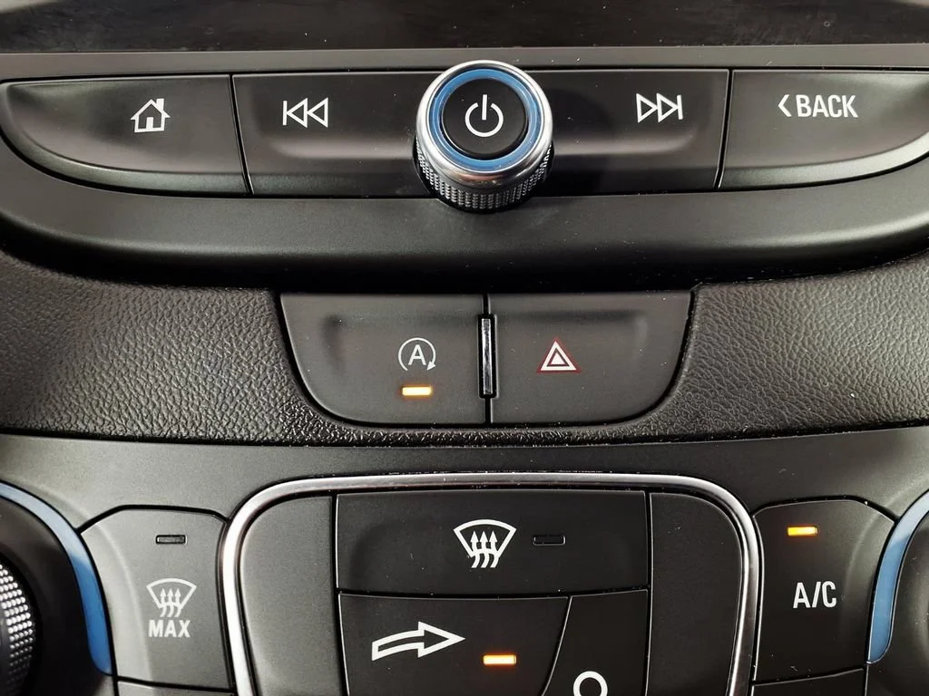 Used 2024 Summit White Chevrolet FL image 21