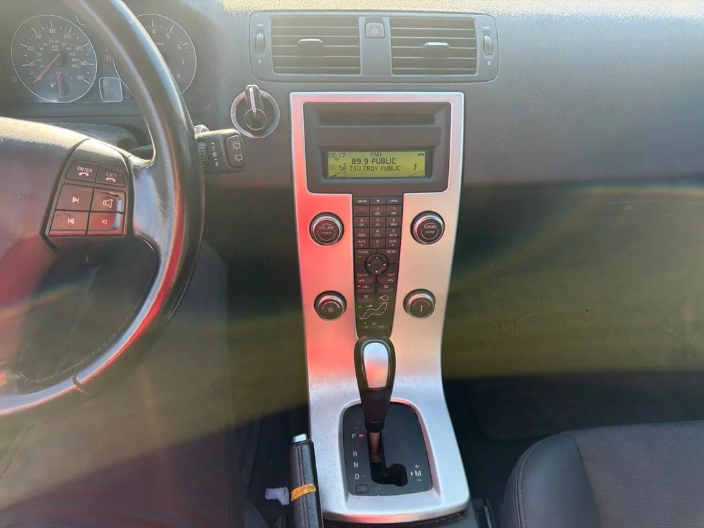 Used 2011  Volvo T5 image 15