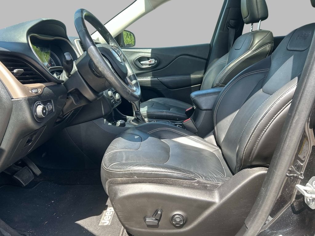 Used 2015 Black Jeep Limited image 15