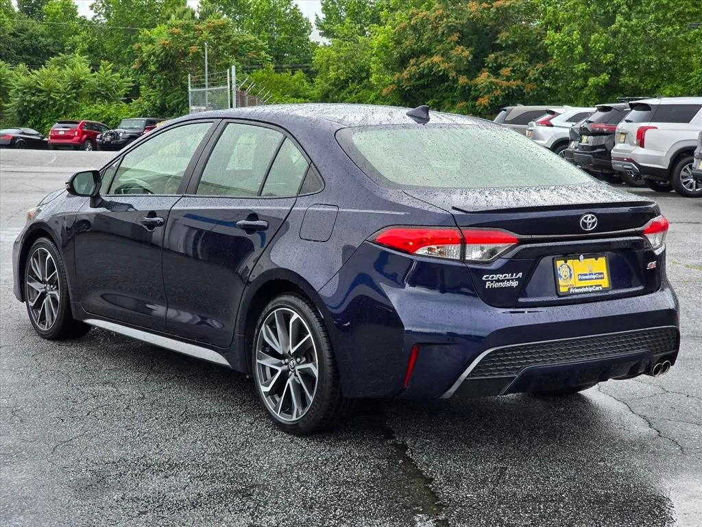 Used 2020  Toyota SE image 24