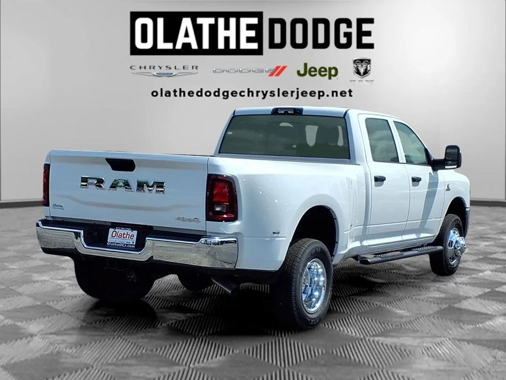 New 2026 Bright White Clear-Coat Exterior Paint RAM Tradesman image 26