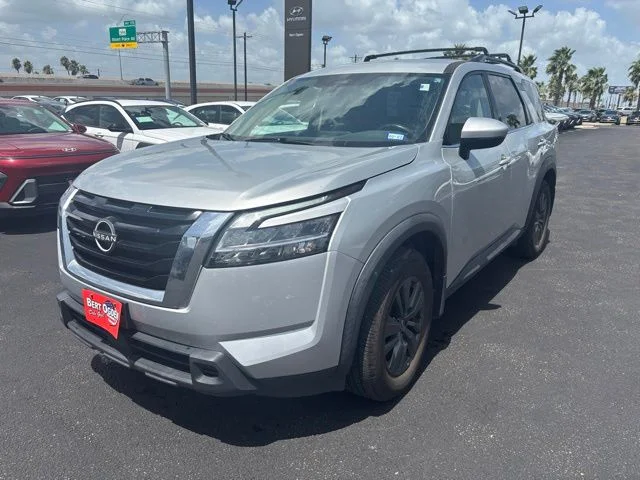 Used 2022 Silver Nissan SV image 3