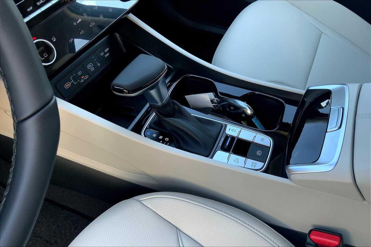 New 2026 Ecotronic Gray Hyundai SEL Premium FWD image 8