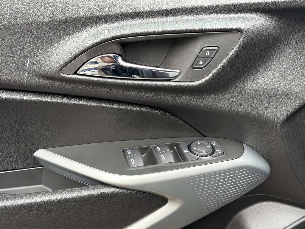 2026 Chevrolet Trax RS - Photo 22