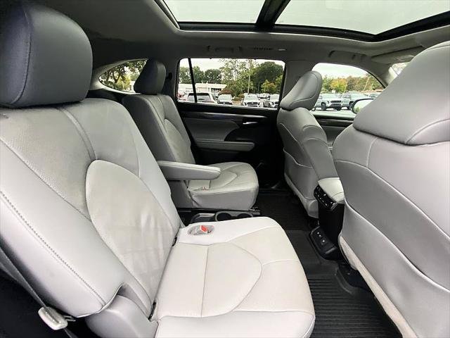 Certified Used 2021 MOON DUST Toyota  image 25