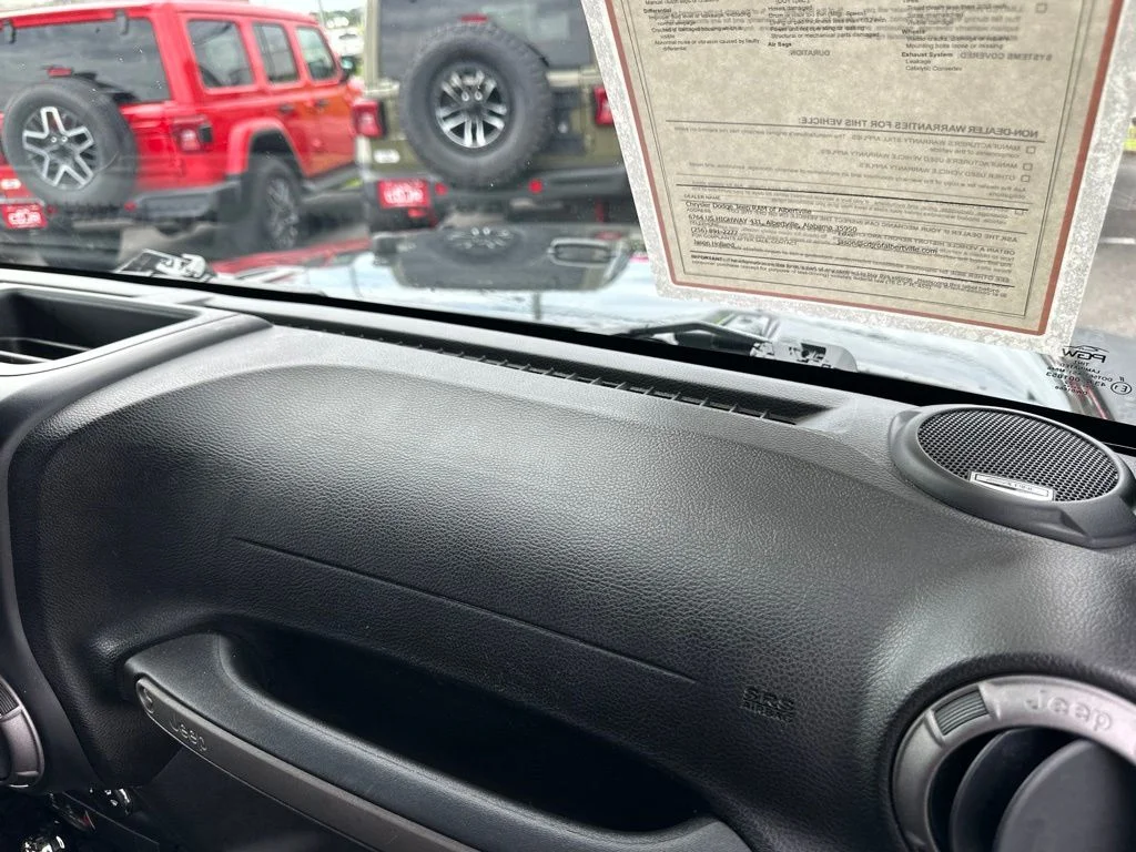 Used 2015 Black Jeep Sport image 20