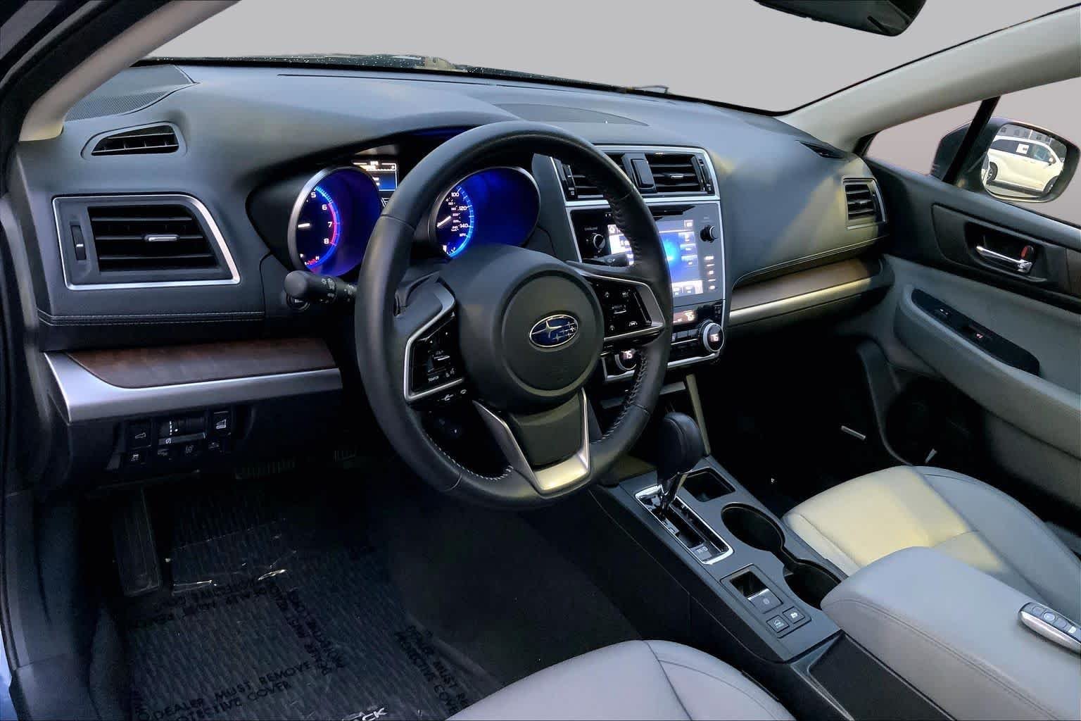 Used 2018 Twilight Blue Metallic Subaru Limited image 16