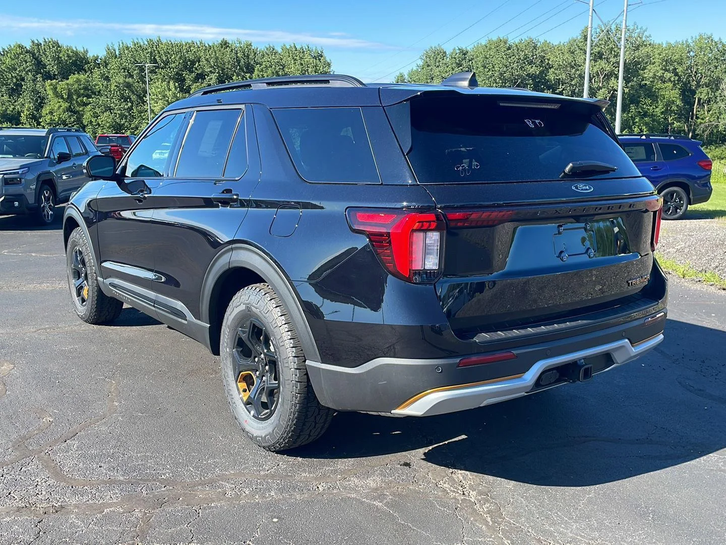 New 2026 Agate Black Metallic Ford Tremor image 3