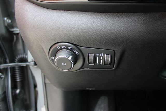 New 2026 Sting-Gray Clearcoat Jeep Limited image 12
