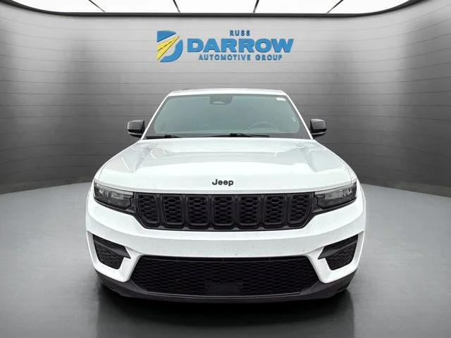 Used 2024 White Jeep Altitude image 8