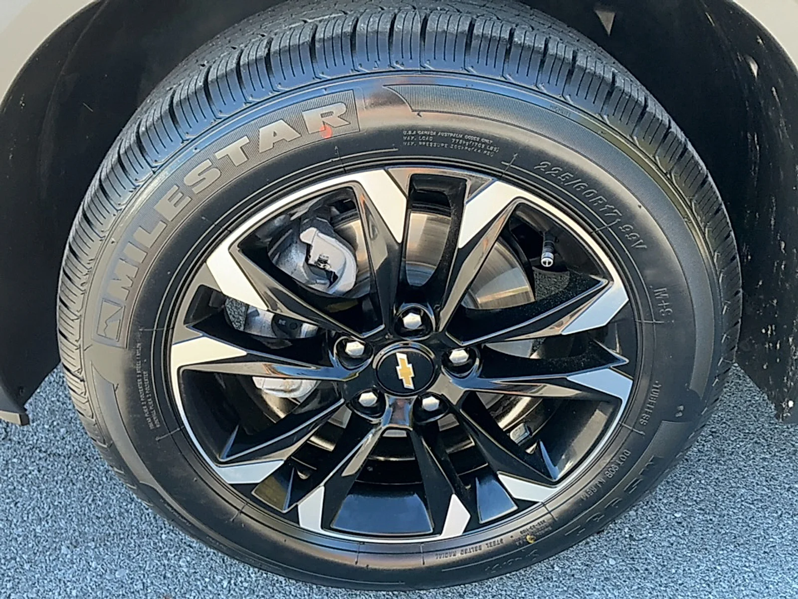 Used 2023 Blue Glow Metallic Chevrolet FWD LT image 7