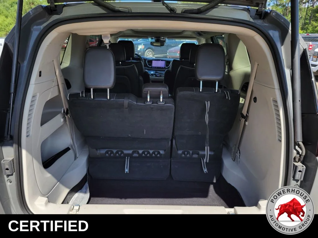 Used 2023 White Chrysler Limited image 13