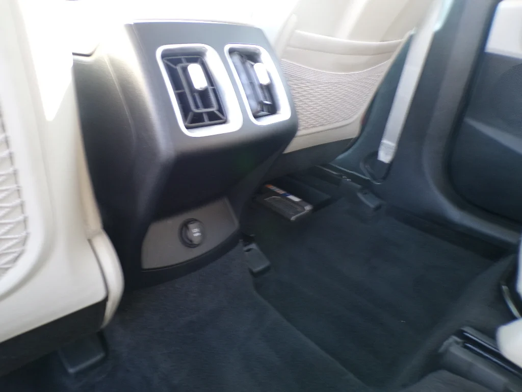 Used 2024 Jungle Green Kia X-Line EX image 25