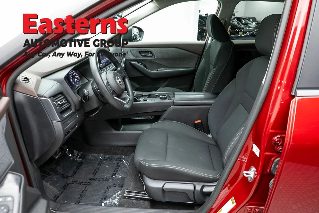 Used 2023 Red Nissan S image 14