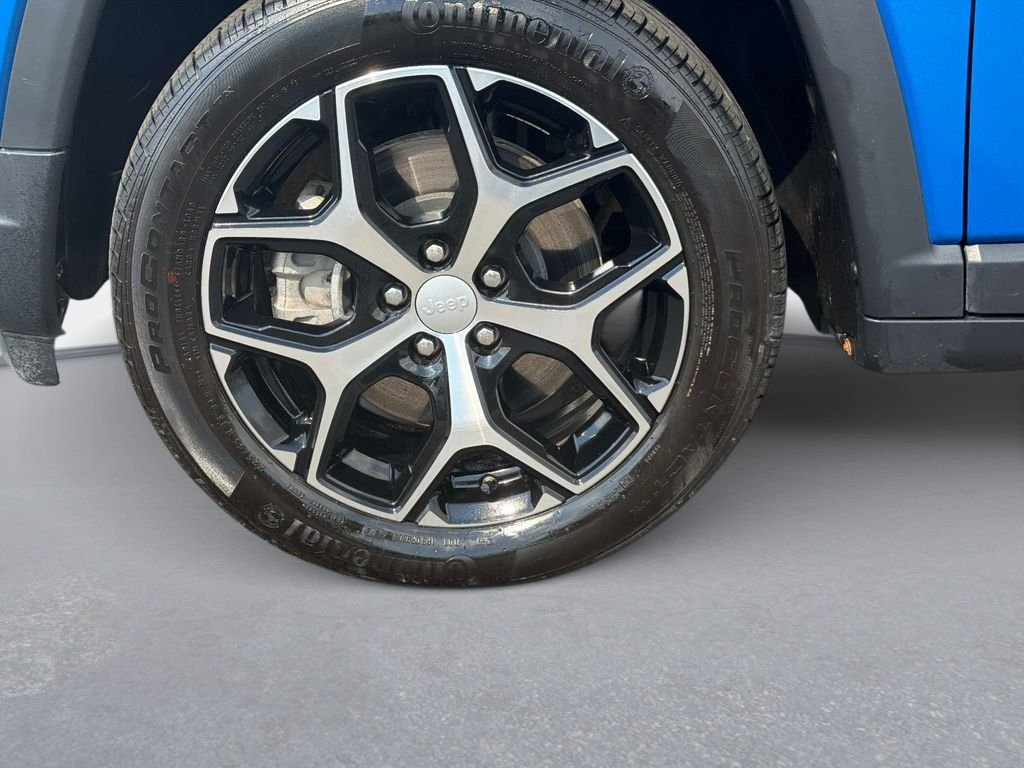 Used 2024 Blue Jeep Limited image 9