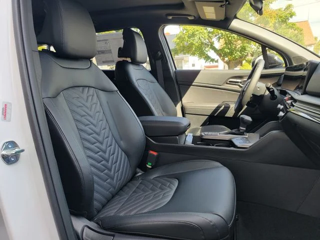 Used 2026 White Kia X-Line image 19