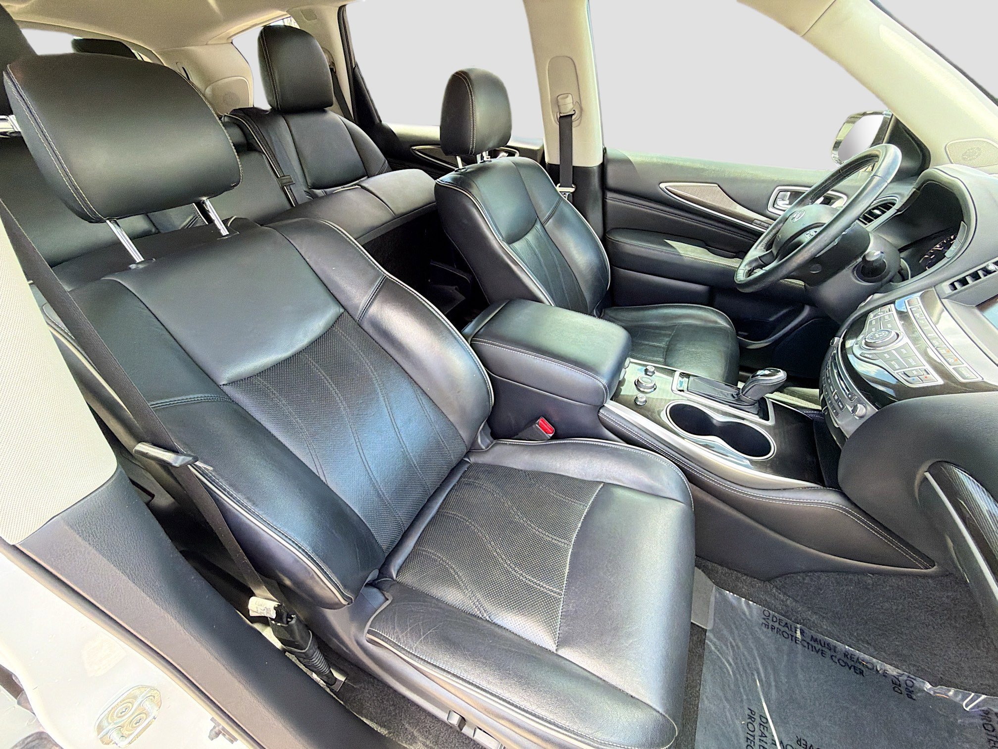 Used 2017 Majestic White INFINITI Base image 14
