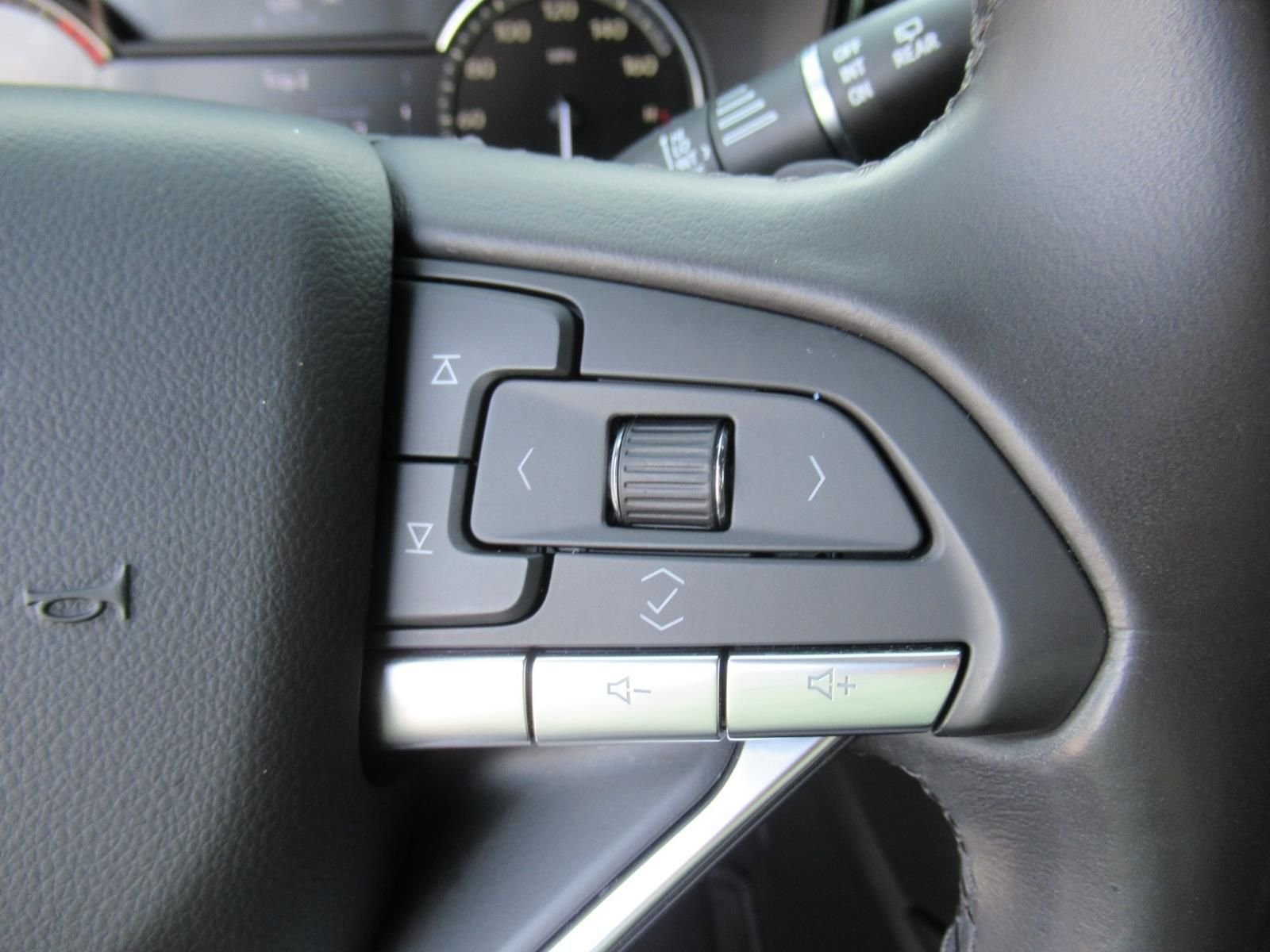 Used 2022 White Cadillac Luxury image 24