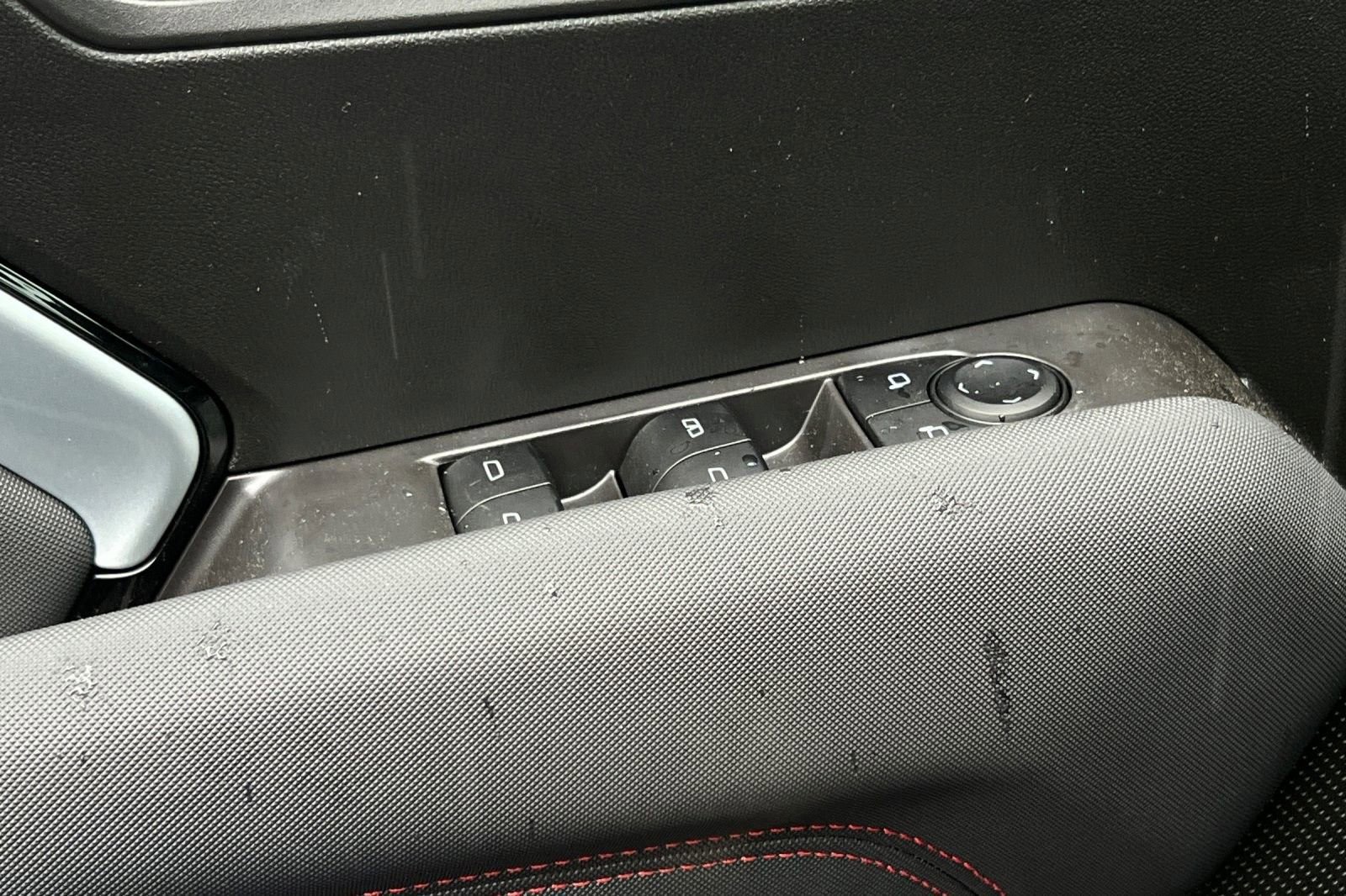 2025 Chevrolet Colorado Z71 - Photo 12