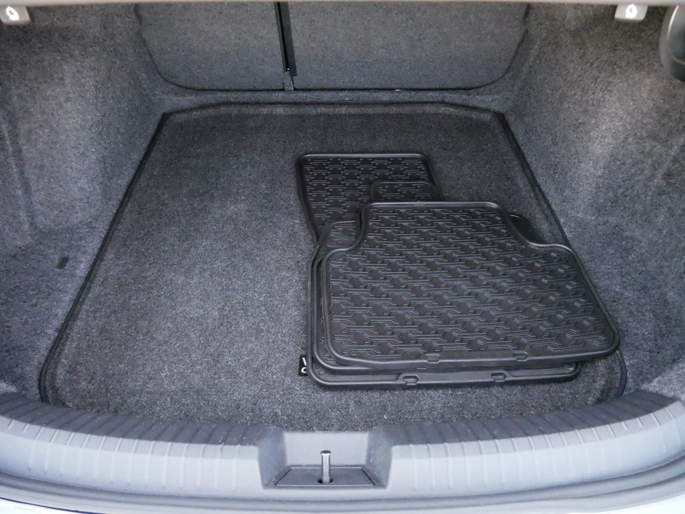Certified Used 2023 Platinum Gray Metallic Volkswagen Sport image 18