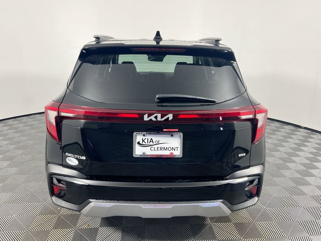 New 2026 Fusion Black Kia S image 4