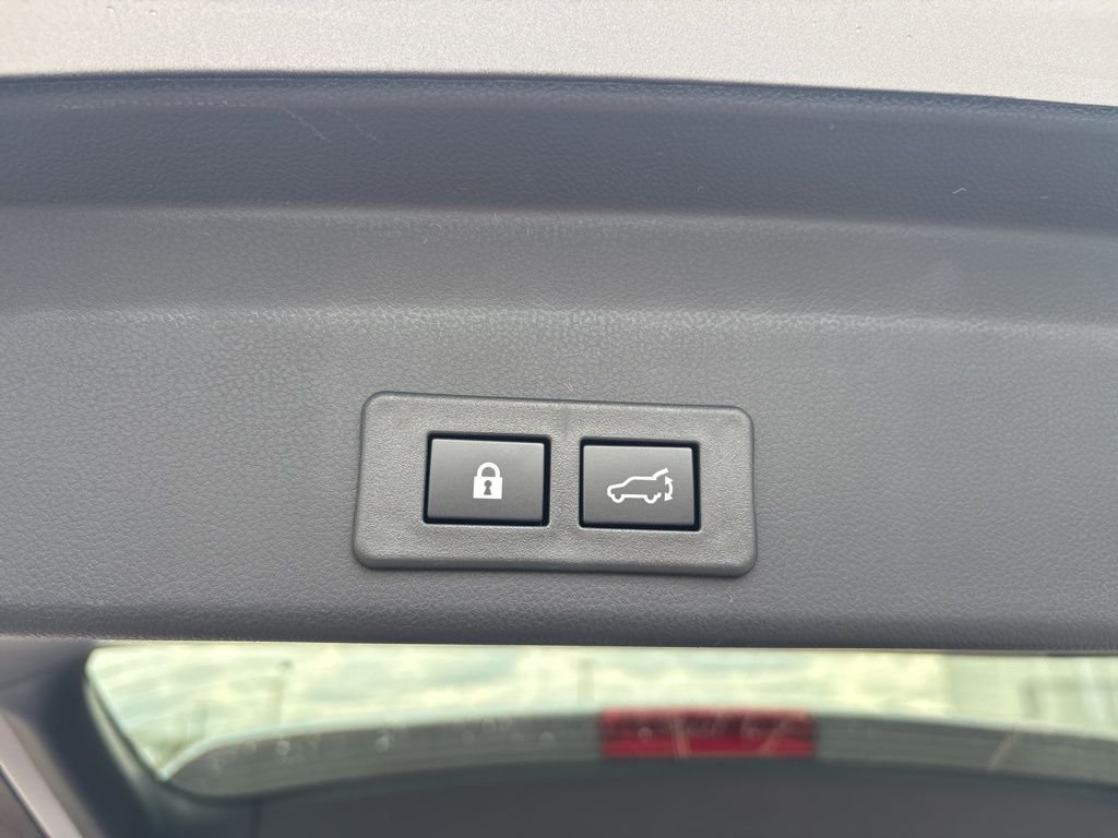New 2026 ICE SILVER METALLIC Subaru Limited 7-Passenger image 25