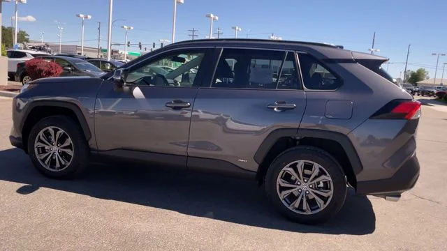 Used 2025 Gray Toyota XLE Premium image 7