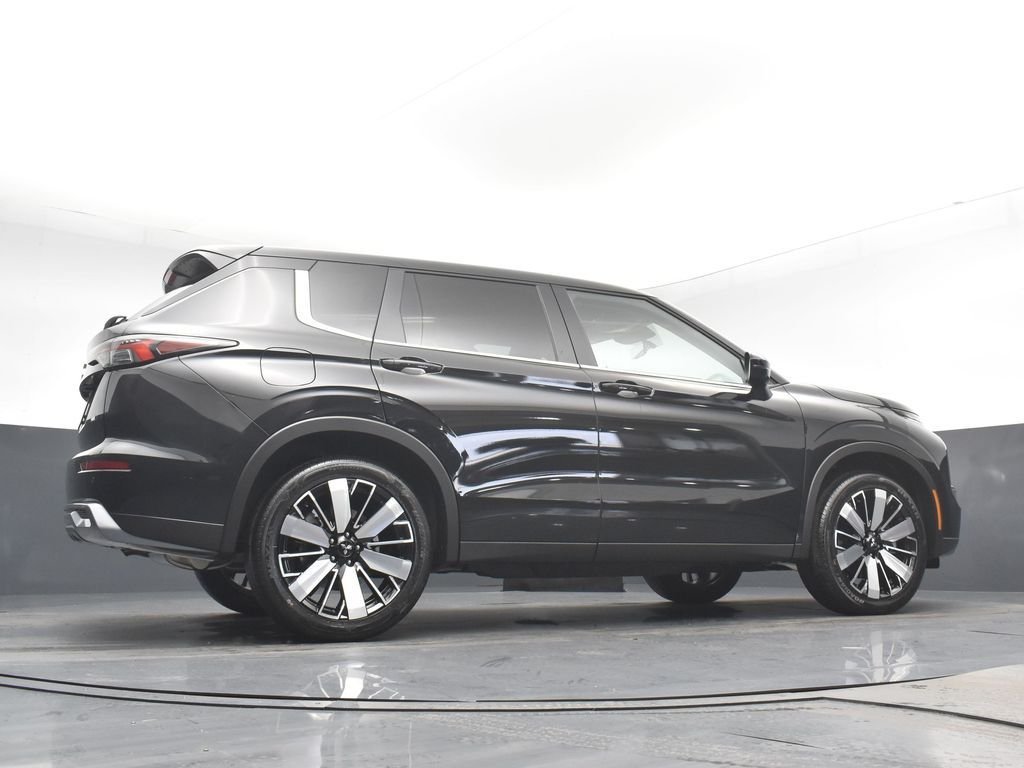 New 2026 Black Mitsubishi SE image 21