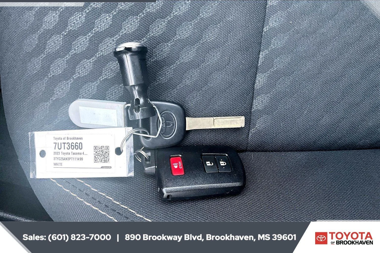 Used 2023 Ice Cap Toyota SR image 9