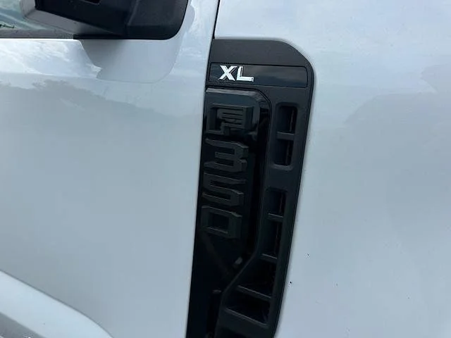 New 2027 Oxford White Ford F-350® XL image 10