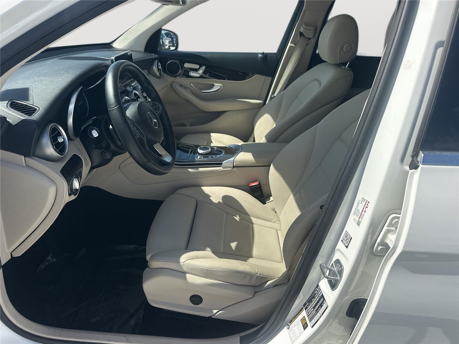 Used 2019 Polar White Mercedes-Benz GLC 300 image 7