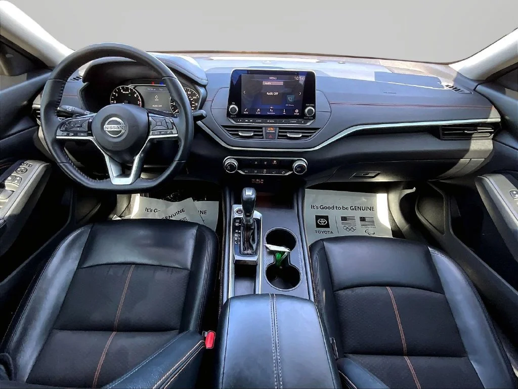 Used 2020 Black Nissan 2.5 SR image 8