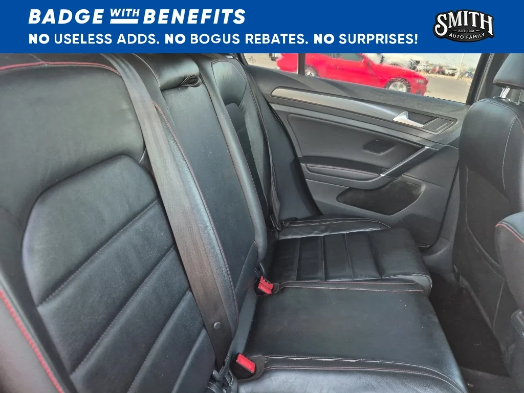 Used 2019 Deep Black Pearl Effect Volkswagen SE image 12