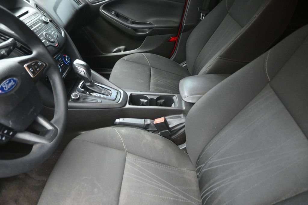 Used 2016 Red Ford SE image 19