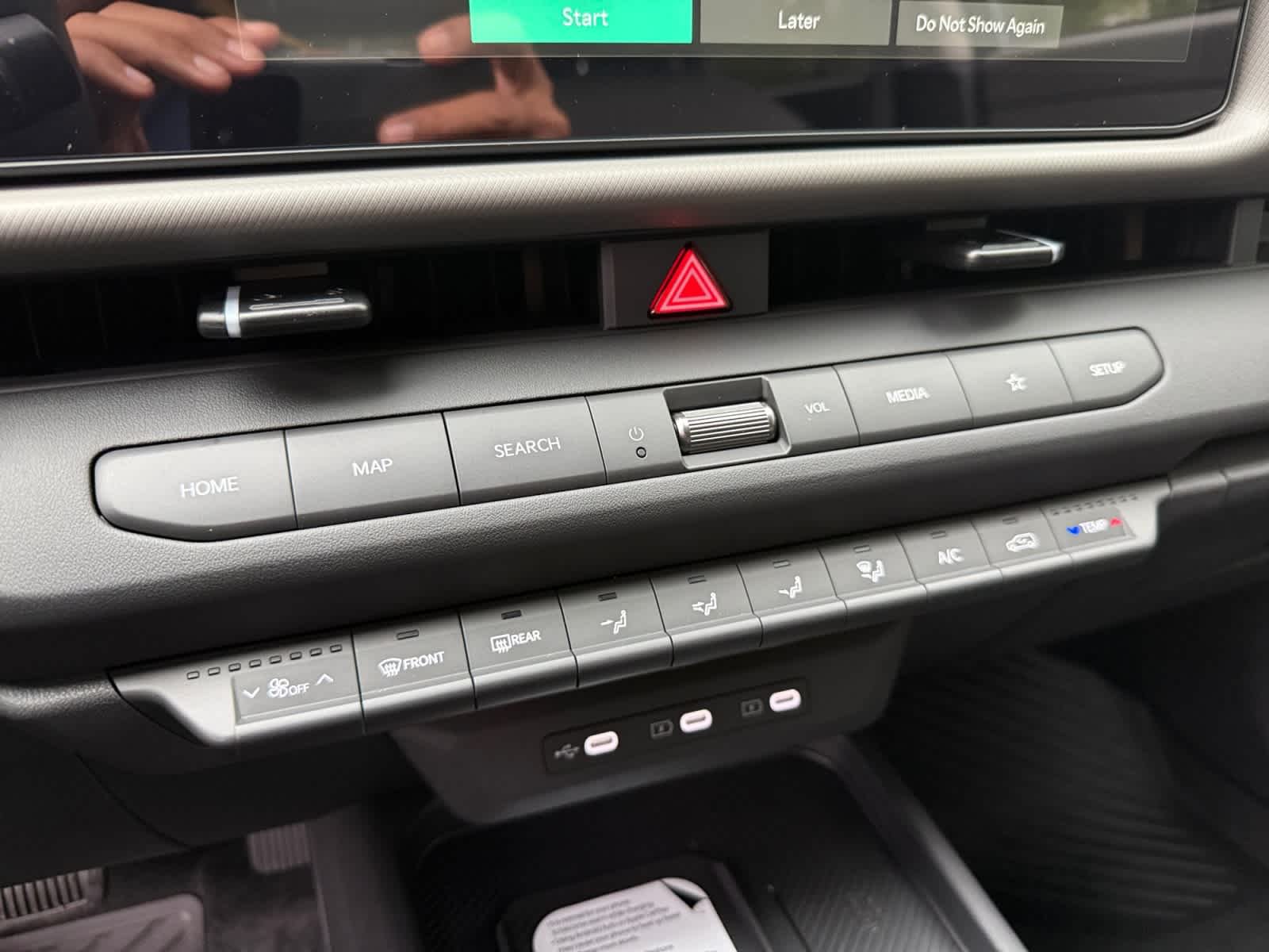 New 2027 Pale Gray Kia S image 17