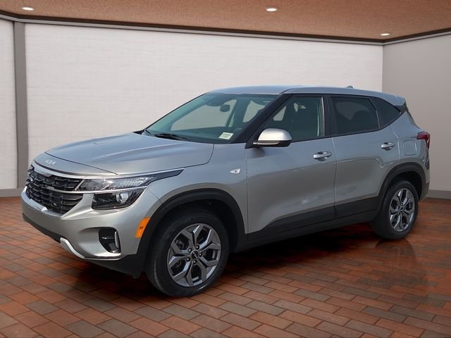 Certified Used 2024 Gray Kia LX image 23