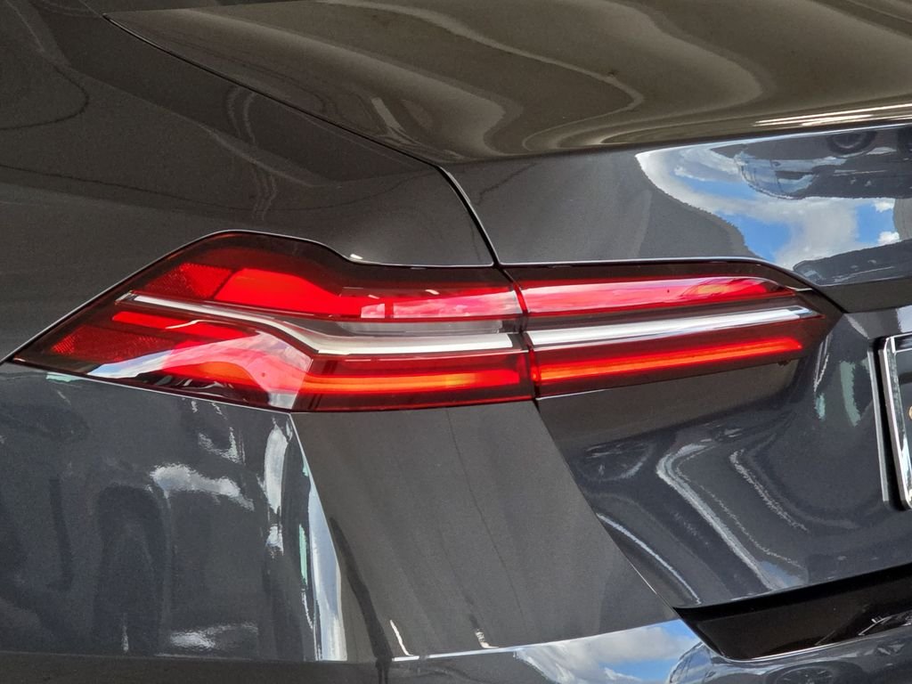 Used 2026 Dark Graphite Metallic BMW 530i image 25