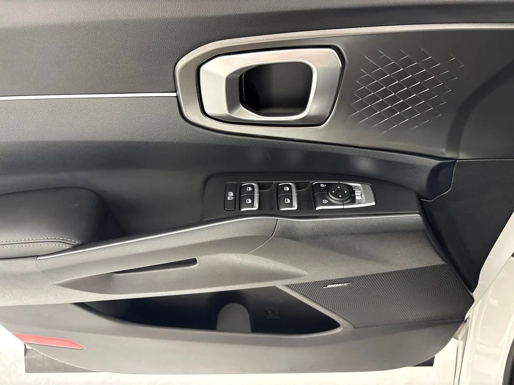 New 2026 Snow White Pearl Kia EX image 27