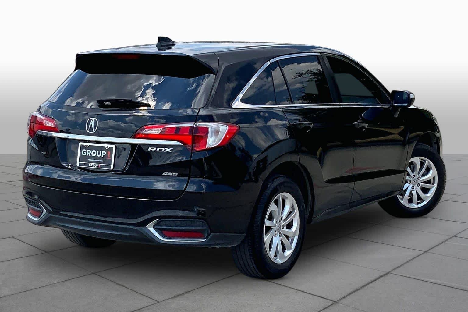 Used 2018 Crystal Black Pearl Acura  image 12