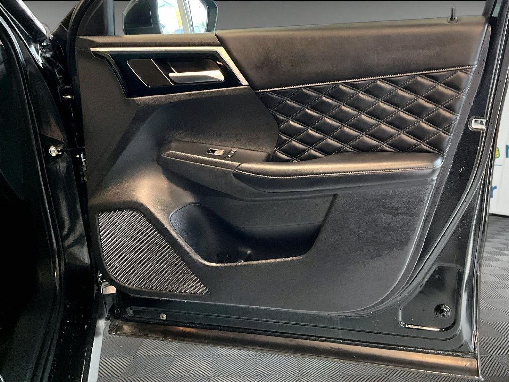 Used 2022 Black Mitsubishi SEL image 12