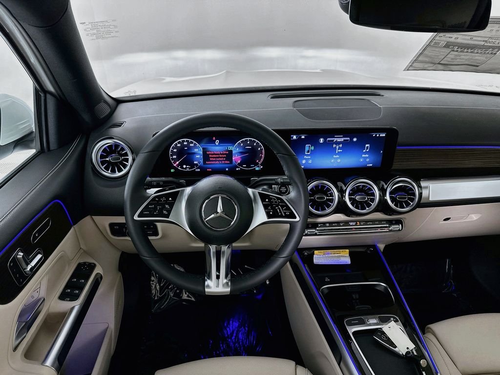 New 2026 Polar White Mercedes-Benz GLB 250 image 22
