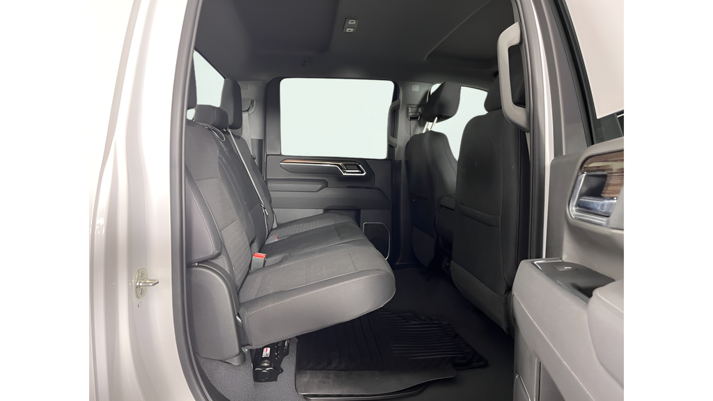 Used 2025 Summit White Chevrolet LT image 14